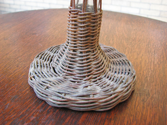 Arts & Crafts  Wicker Bud Vase F9620
